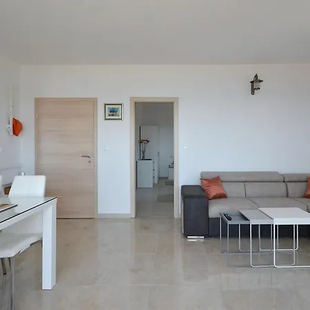 Apartment Elza