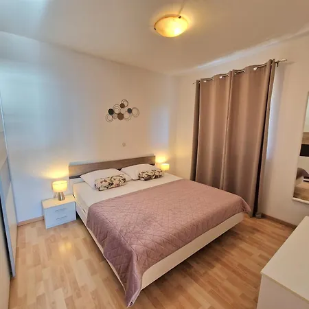 Elza Apartment *