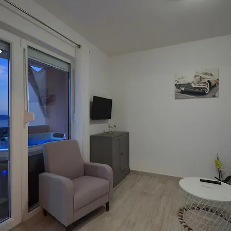 Elza Trogir