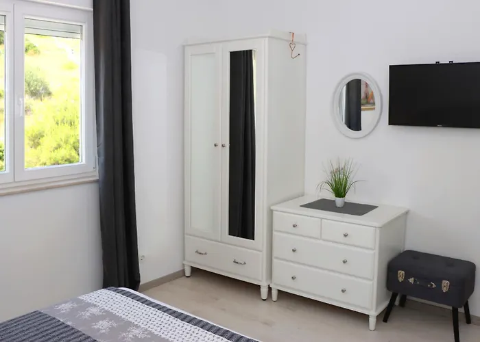 Elza 公寓 特罗吉尔